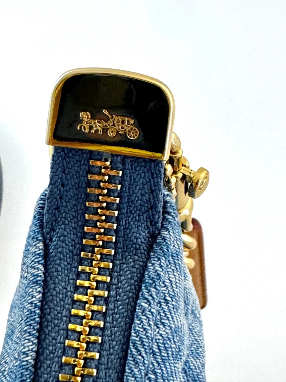 NWT Coach Caitlin Shoulder Bag With Quilting CDZ89 Gold/Indigo